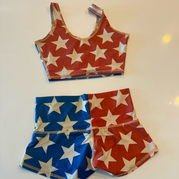 Teeki Yoga stars shorts and top set - Picture 3 of 5